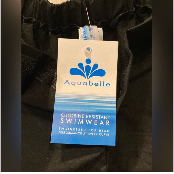 Sexy Black & White Zip Up Swimsuit - Picture 9 of 9